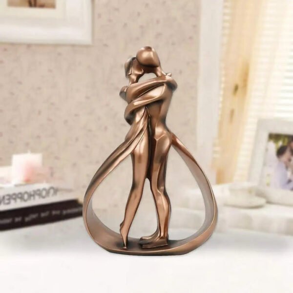 Contemporary Lovers Sculpture – Elegant Representation of Love and Connection